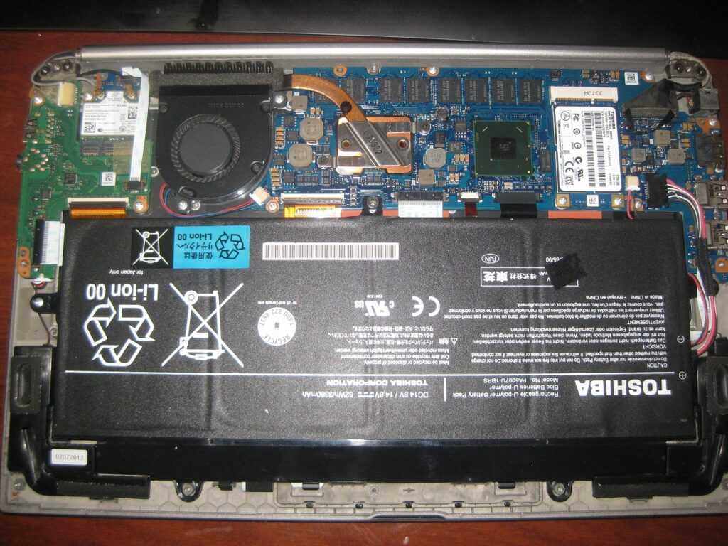 軽量東芝ノートパソコン/dynabook KIRA V832新品SSDリモートワーク